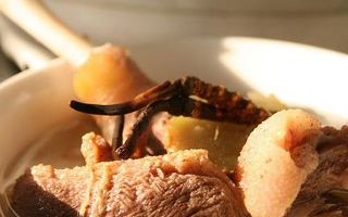 怎么燉冬蟲(chóng)夏草湯好喝？掌握 3 個(gè)關(guān)鍵，湯鮮營(yíng)養(yǎng)不浪費(fèi)