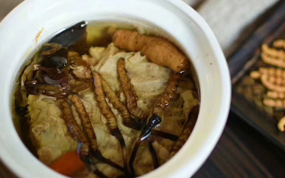 冬蟲夏草煲水喝，咱草原人就這么簡單整，營養(yǎng)不浪費(fèi)